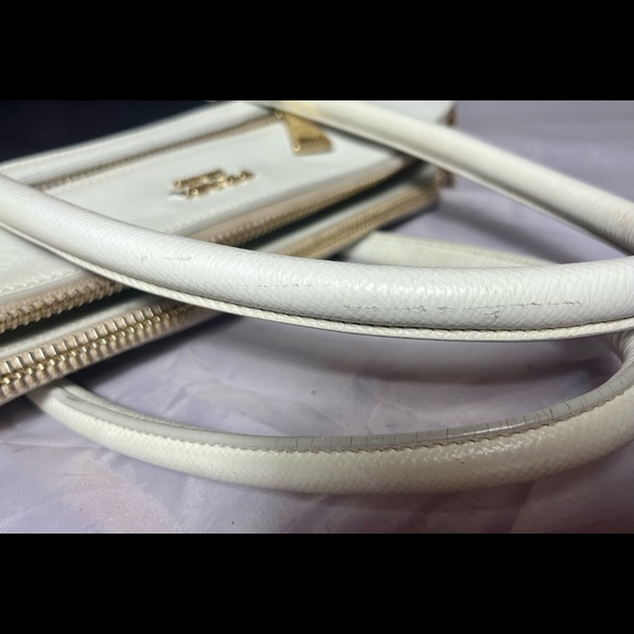 Prada Canapa Saffino Leather Large Tote with Strap - Picture 9 of 16